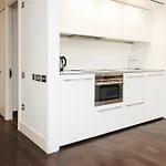 Stylish 1Br, Near Monument Station!