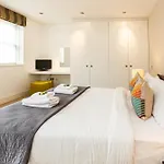 Stylish 1Br, Near Monument Station!